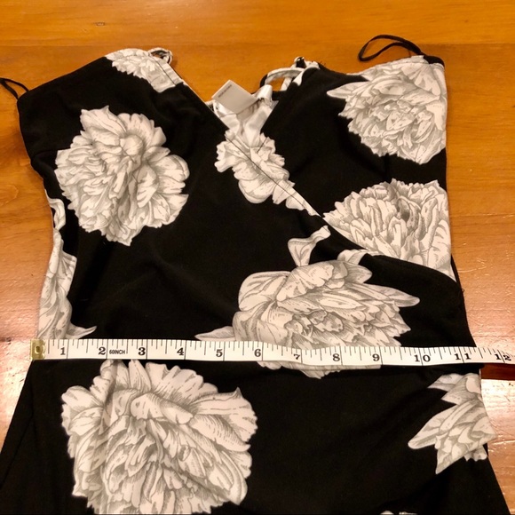 Stretchy black and white slinky dress - Picture 4 of 5